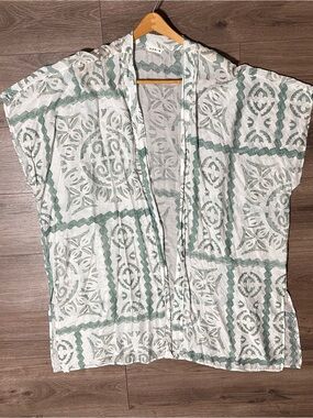 Kimono Style Top | White Sage Geometric | Medallion Print | Viscose Blend |